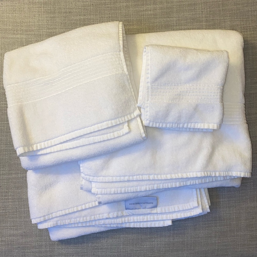 Restoration Hardware White 4 Towel Set - Picture 3 of 7